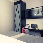 Mercure Arc De Triomphe Wagram 4*