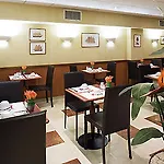 Hotel Mercure Arc De Triomphe Wagram 4*