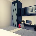 Hotel Mercure Arc De Triomphe Wagram París