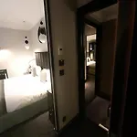 Mercure Arc De Triomphe Wagram 호텔 파리