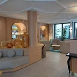 호텔 Mercure Arc De Triomphe Wagram 파리