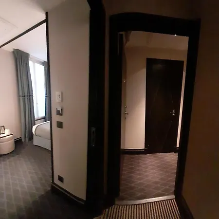 Mercure Arc De Triomphe Wagram Hotel 4*