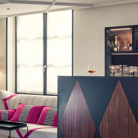 Mercure Arc De Triomphe Wagram