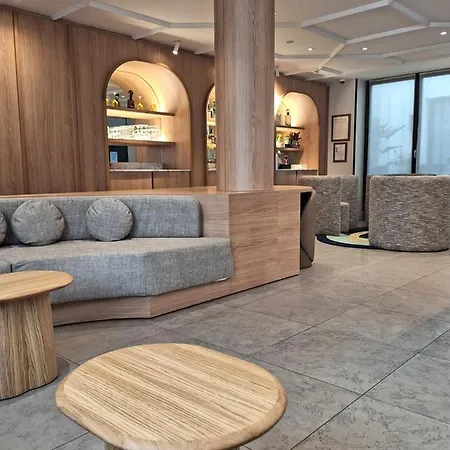 Mercure Arc De Triomphe Wagram 4*