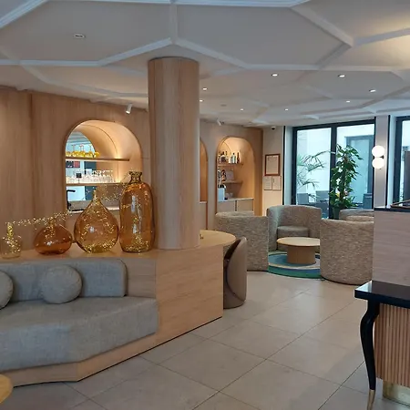 Hotel Mercure Arc De Triomphe Wagram Paris