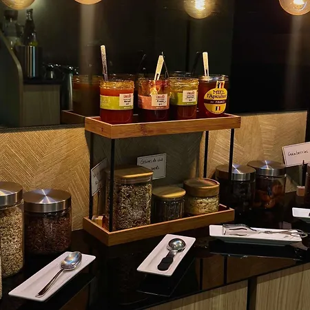 Mercure Arc De Triomphe Wagram ホテル