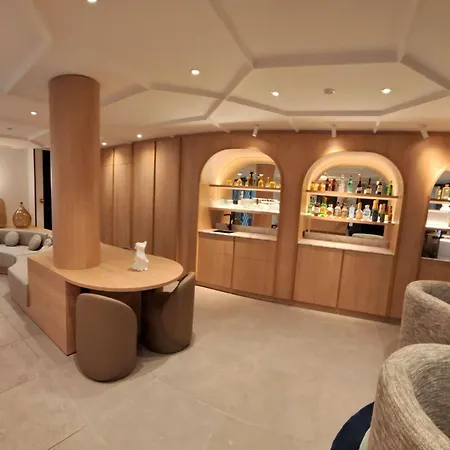 Mercure Arc De Triomphe Wagram Отель 4*