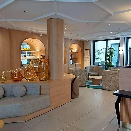 Mercure Arc De Triomphe Wagram Hotel París