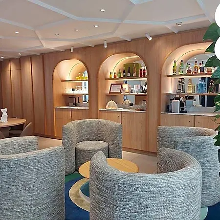 Mercure Arc De Triomphe Wagram Hotel 4*