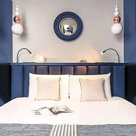 Mercure Arc De Triomphe Wagram Hotel París