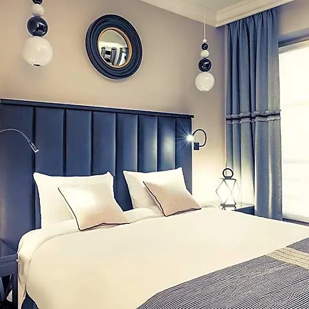 Mercure Arc De Triomphe Wagram Hotel París