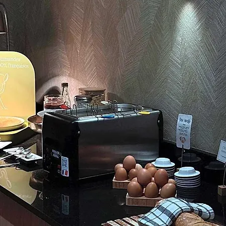 Mercure Arc De Triomphe Wagram 4* Paris
