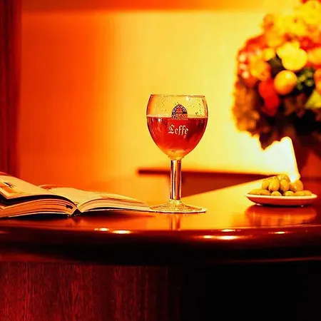 Mercure Arc De Triomphe Wagram מלון