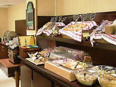 巴黎瓦格拉姆凯旋门美居酒店