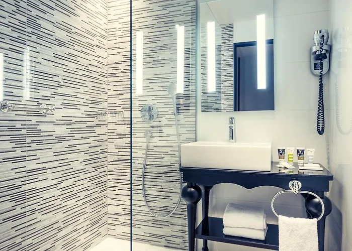 Mercure Arc De Triomphe Wagram Otel