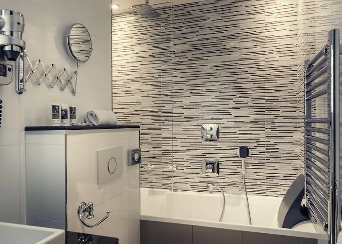 Mercure Arc De Triomphe Wagram 4*