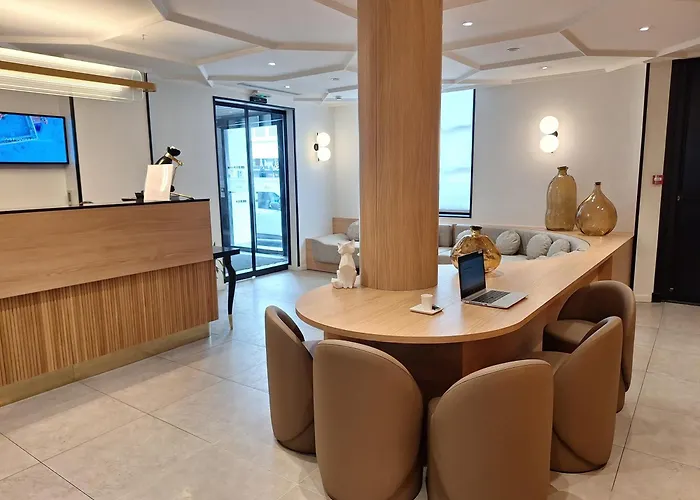 Otel Mercure Arc De Triomphe Wagram