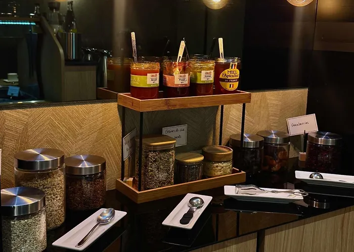 Mercure Arc De Triomphe Wagram Otel