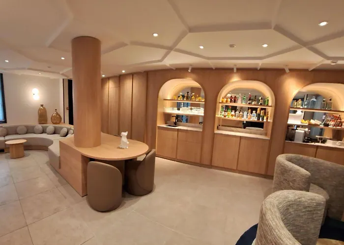 Mercure Arc De Triomphe Wagram Otel