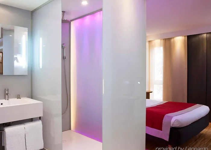 Mercure Arc De Triomphe Wagram Otel Paris