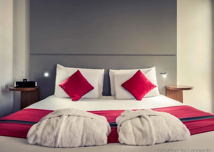 호텔 Mercure Arc De Triomphe Wagram 4*