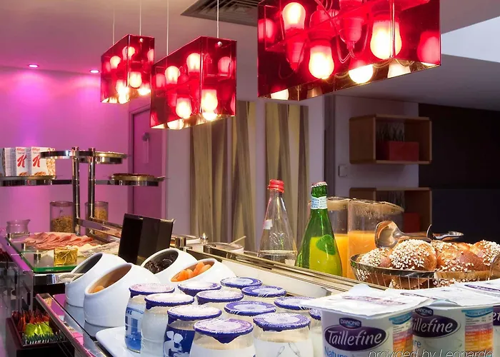 Mercure Arc De Triomphe Wagram Hotel Paris