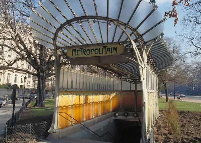 Mercure Arc De Triomphe Wagram