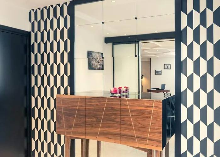 Mercure Arc De Triomphe Wagram Otel Paris