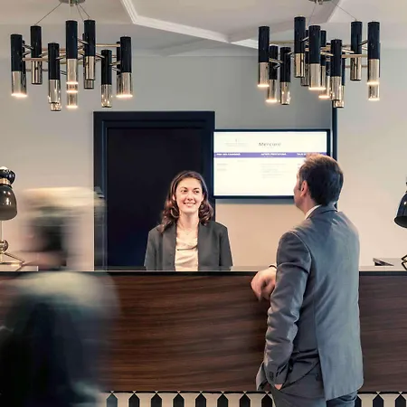Отель Mercure Arc De Triomphe Wagram 4*