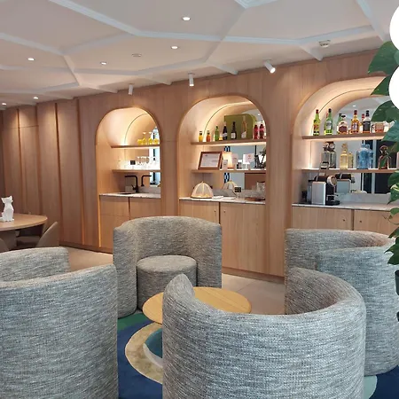Mercure Arc De Triomphe Wagram 4* Париж