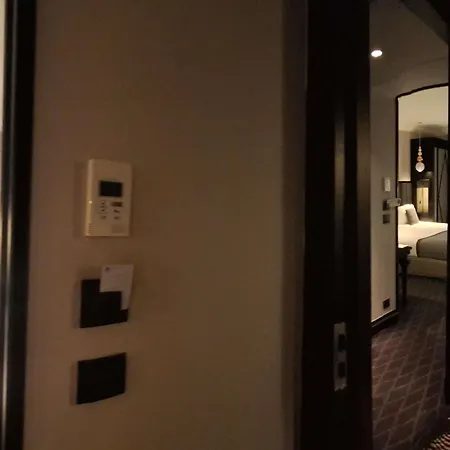 Mercure Arc De Triomphe Wagram 4* Париж