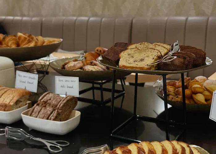Mercure Arc De Triomphe Wagram 4* 파리