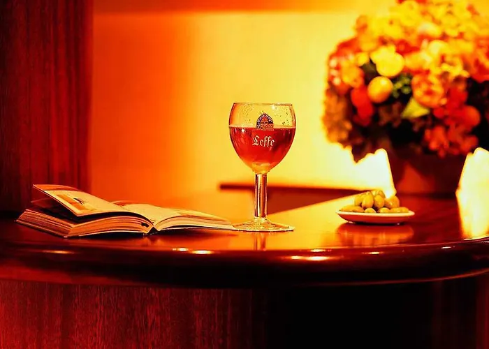Mercure Arc De Triomphe Wagram 호텔